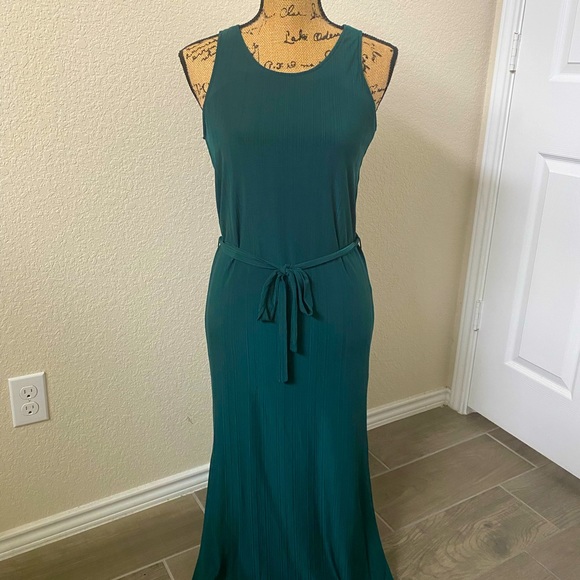Filly Flair emerald green cocktail midi. - Picture 1 of 5